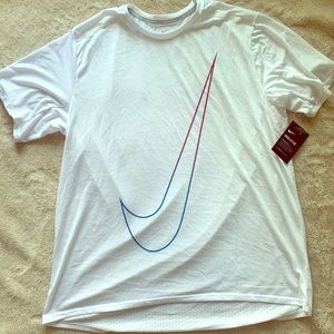 NWT Nike dri-fit shirt size *XL* MENS